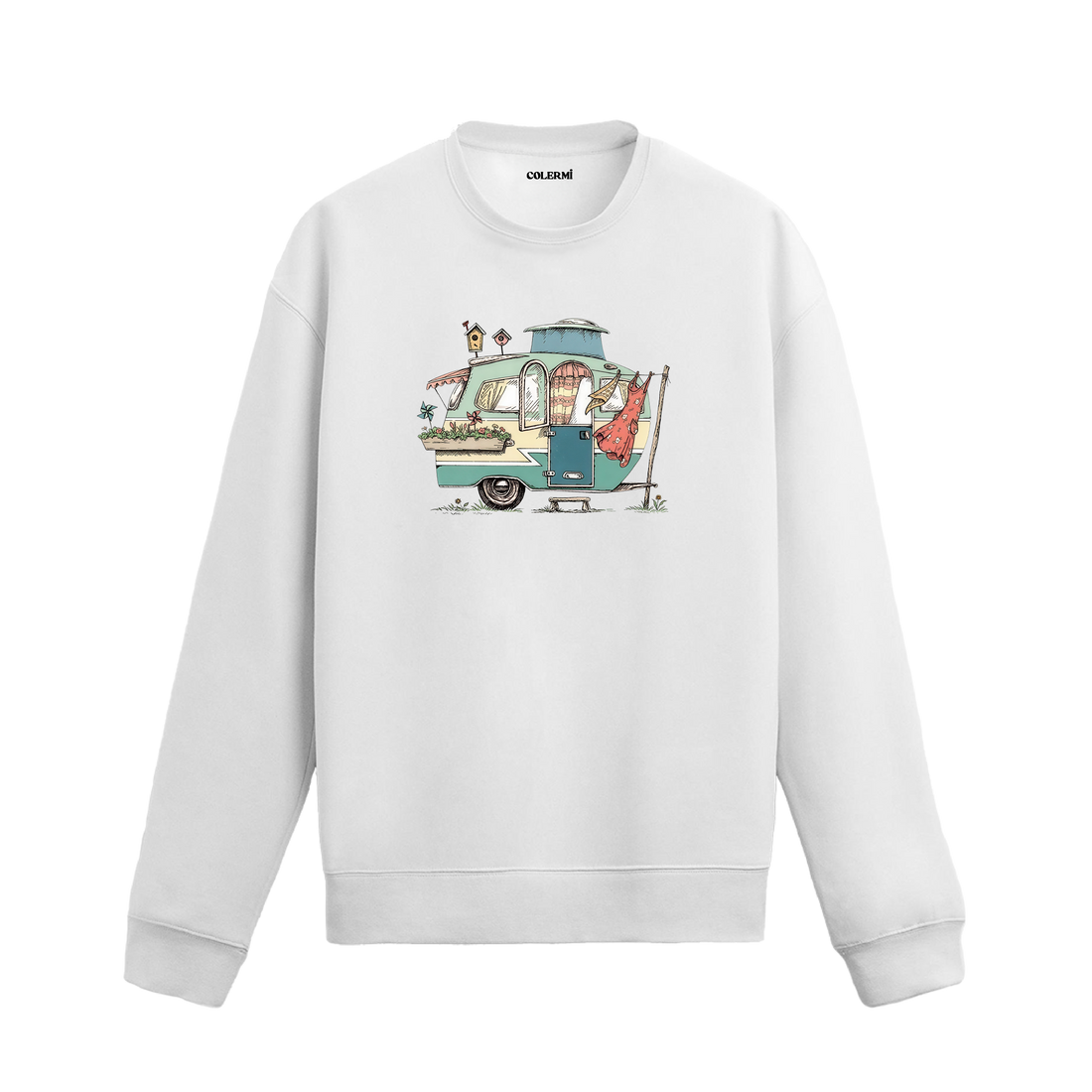 Pastel tonlarda nostaljik karavan, çiçekler, kuş evleri ve çamaşır ipiyle süslenmiş sweatshirt tasarımı.
