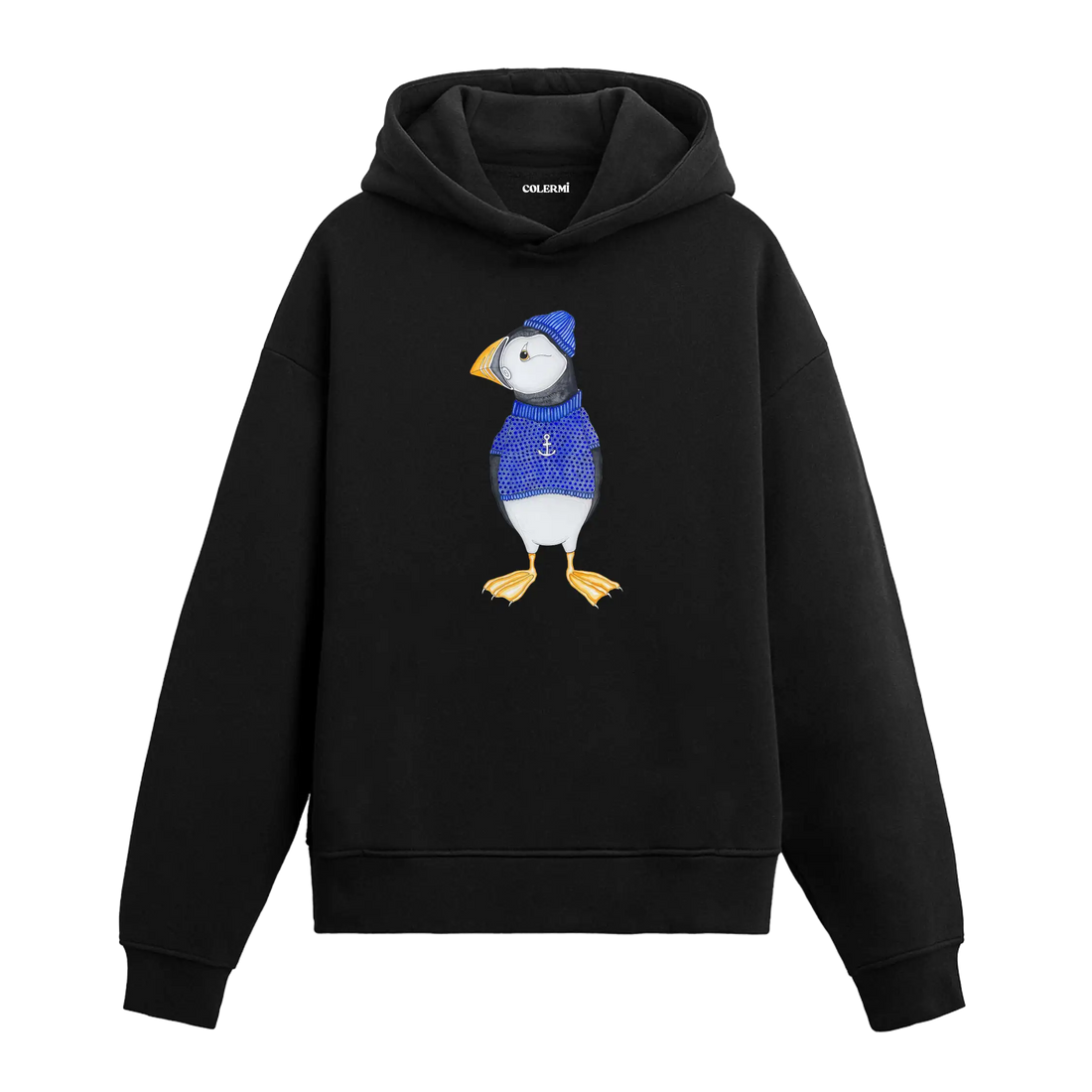 Mavi kazak ve bere giymiş deniz papağanı figürlü Colermi hoodie.