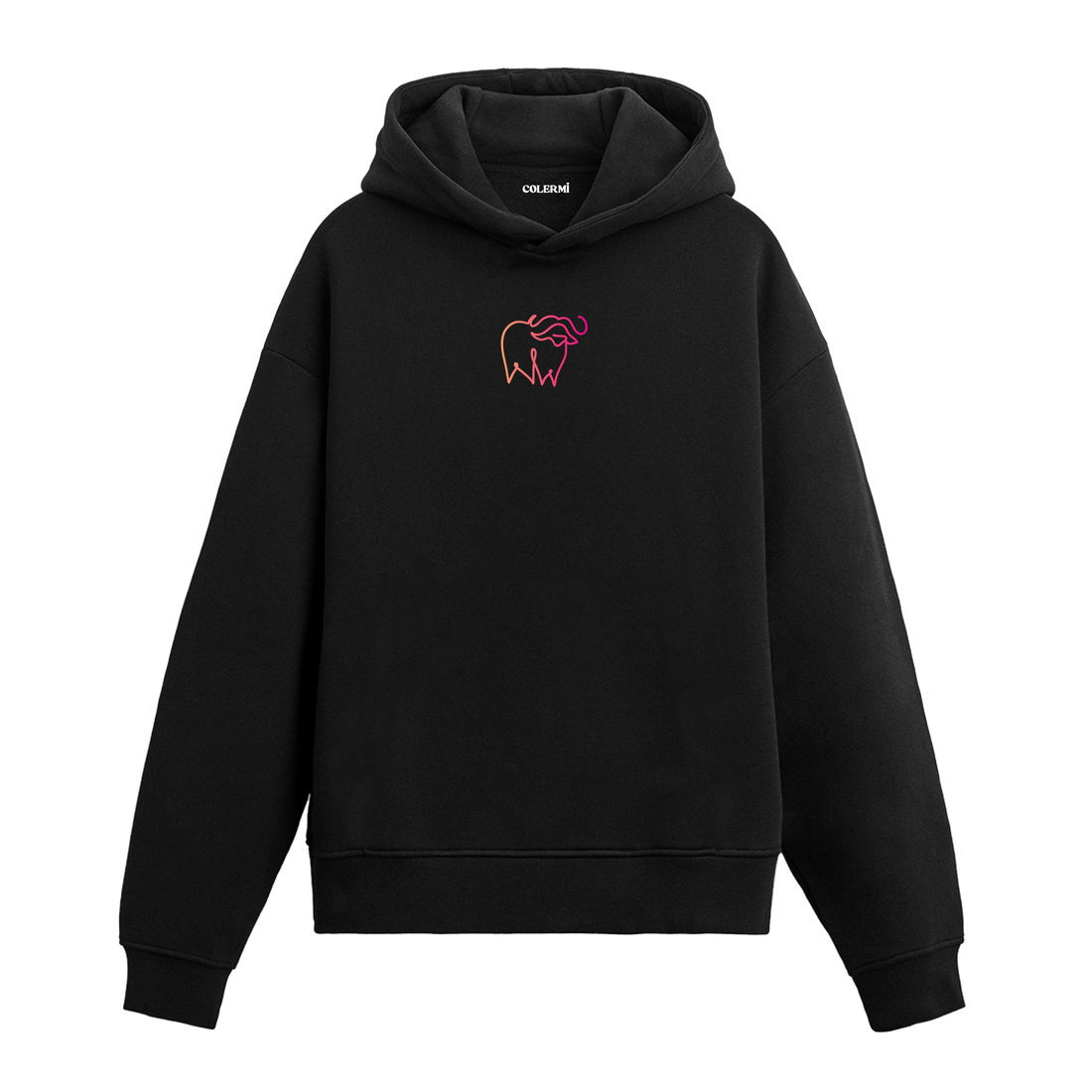 Siyah hoodie üzerinde minimal boğa baskısı