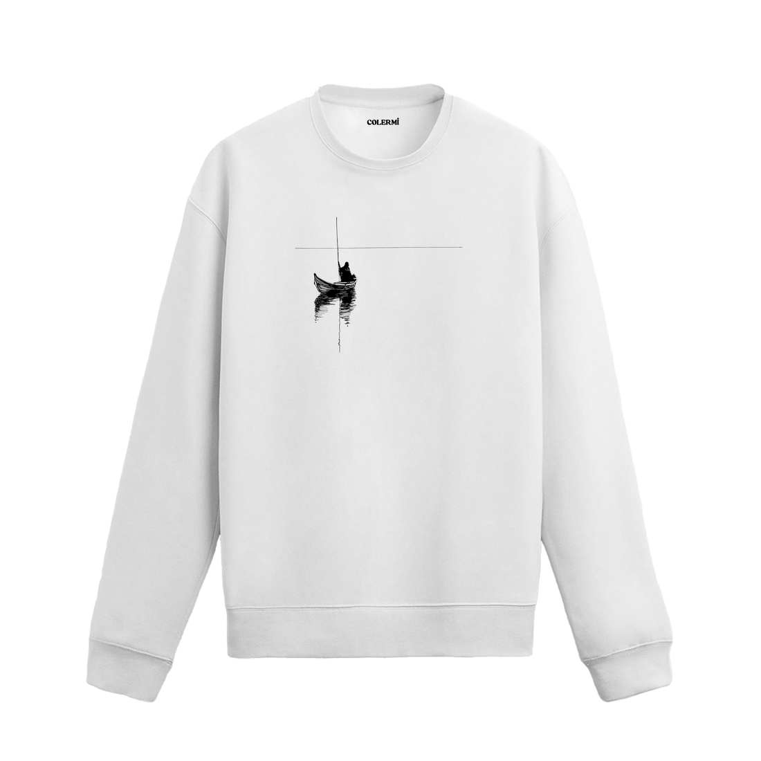 Kayıkta oturan figür ve ufuk çizgisiyle sessizliği simgeleyen minimalist Colermi sweatshirt.