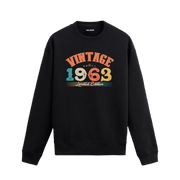 1963 yılına özel tasarlanmış siyah Vintage Sweatshirt Echo, retro yazı ve yıl baskılı sweatshirt modeli.