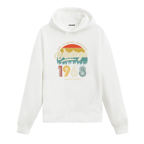 1968 Vintage Hoodie, retro yıl baskısı ve pamuklu kumaşıyla nostaljiyi modern sokak modasıyla buluşturuyor.