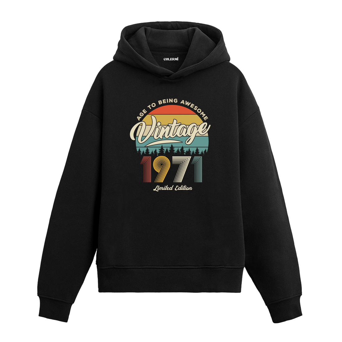 1971 Vintage Hoodie, yıl baskılı retro tasarımı ve pamuklu kumaşıyla nostaljik bir tarz sunuyor.
