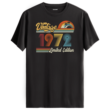 Antrasit 1972 Vintage Tişört, vintage havasıyla özgün bir doğum günü hediyesi seçeneği sunar.