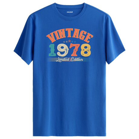 1978 Vintage Echo mavi tişört, retro baskısı ve premium pamuk kumaşıyla modern bir hediye alternatifi sunar.