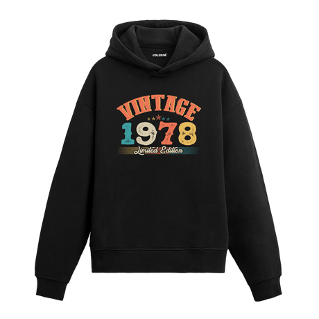 1978 yılına özel tasarlanmış siyah Vintage Hoodie Echo, retro yazı ve yıl baskılı modern hoodie modeli.