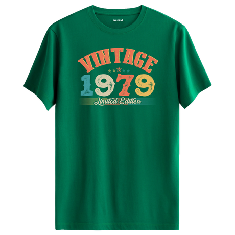 1979 Vintage Echo yeşil tişört, premium pamuk kumaşıyla nostaljik ruhu modern şıklıkla buluşturur.