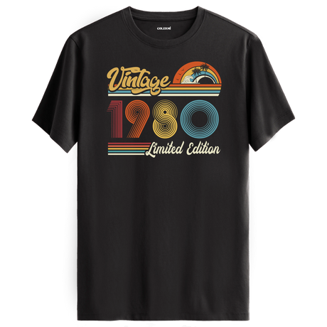 1980 Vintage antrasit tişört, vintage havasıyla özgün bir doğum günü hediyesi seçeneği sunar.