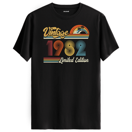 1982 Vintage siyah tişört, retro baskısıyla nostaljik bir doğum günü hediyesi seçeneği sunar.