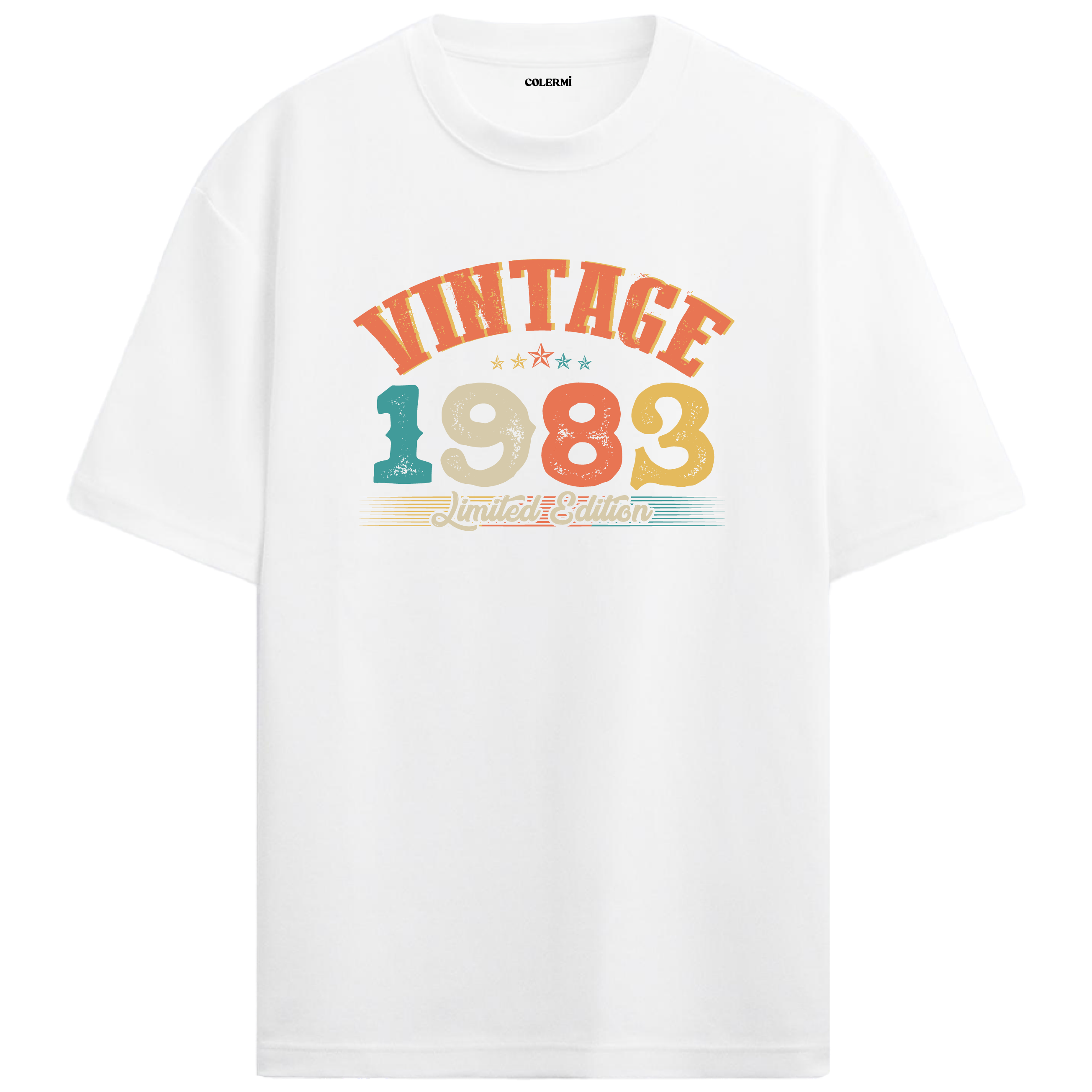 1983 Vintage Echo beyaz oversize tişört, konforlu pamuk dokusuyla nostaljik bir doğum günü hediyesi olabilir.
