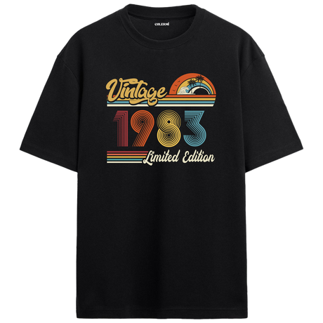 1983 Vintage siyah oversize tişört, retro baskısıyla nostaljik bir doğum günü hediyesi seçeneği sunar.