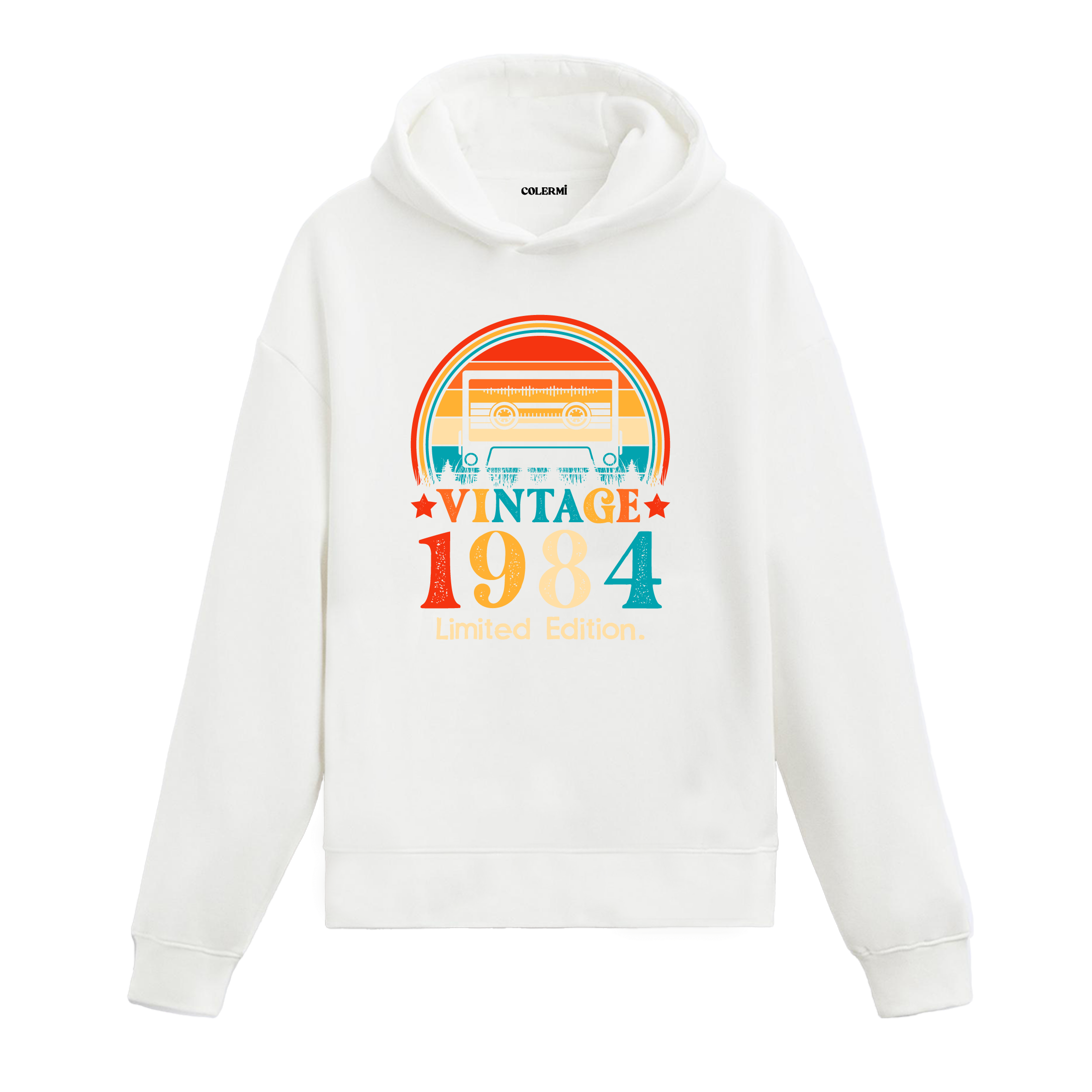 1984 Vintage Hoodie, retro kaset çalar tasarımı ve pamuklu kumaşıyla nostaljik bir görünüm ve konfor sunuyor.