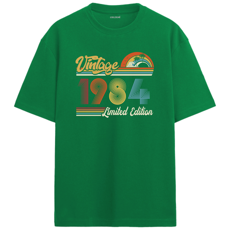 1984 Vintage yeşil oversize tişört, özgün retro tasarımıyla farklı bir doğum günü hediyesi seçeneği sunar.