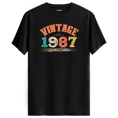 1987 Vintage Echo siyah tişört, premium pamuk kumaşıyla konforlu ve nostaljik bir doğum günü hediyesi sunar.