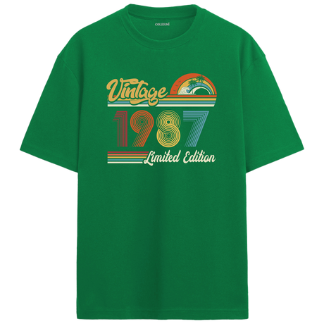 1987 Vintage yeşil oversize tişört, nostaljik tasarımıyla farklı bir doğum günü hediyesi seçeneği sunar.