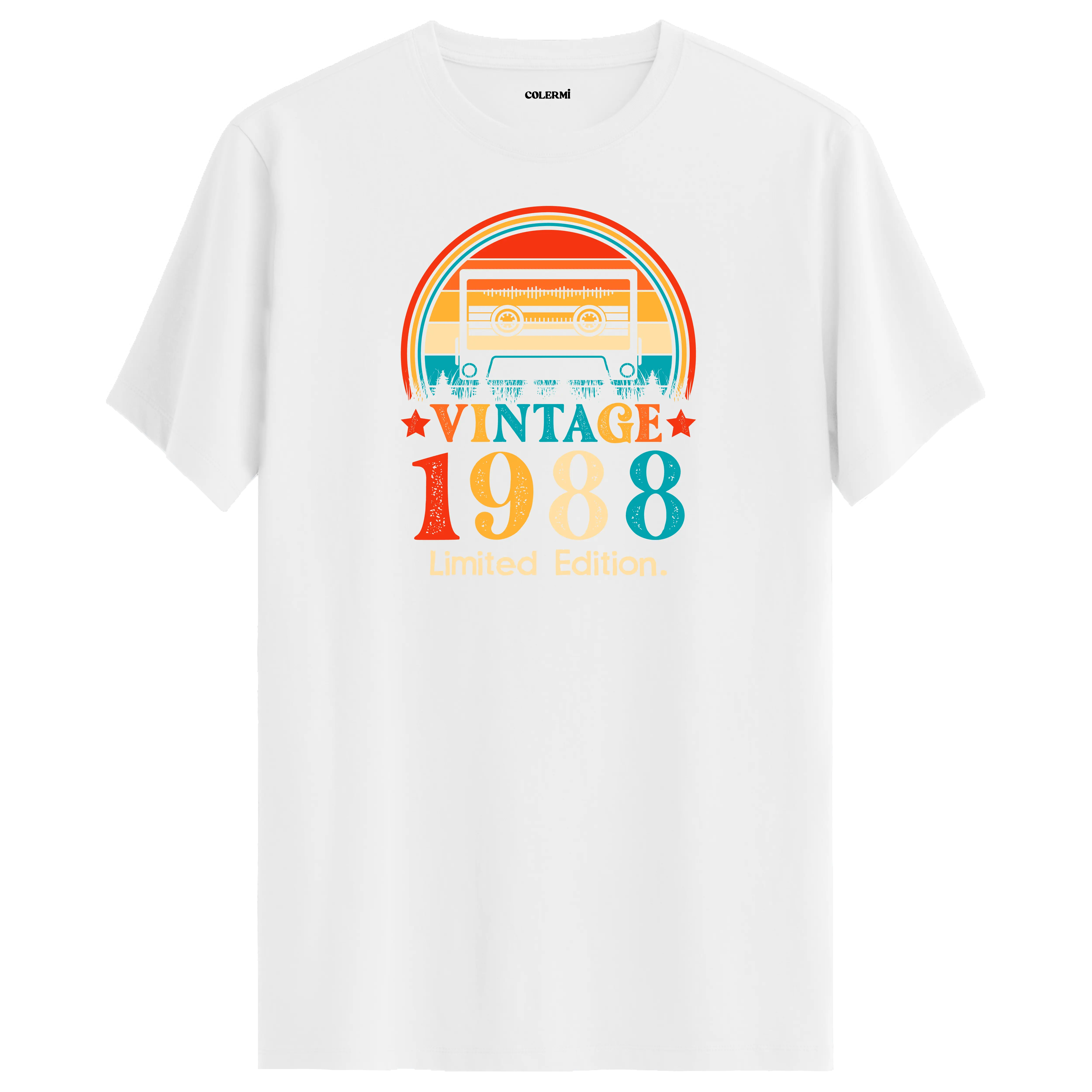 1988 mixtape vintage beyaz tişört, kaset baskılı tasarımıyla günlük kombinlerde öne çıkar.