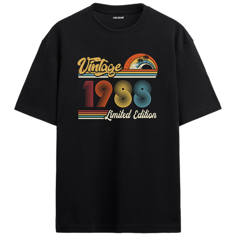 1988 Vintage siyah oversize tişört, retro baskısıyla nostaljik bir doğum günü hediyesi seçeneği sunar.