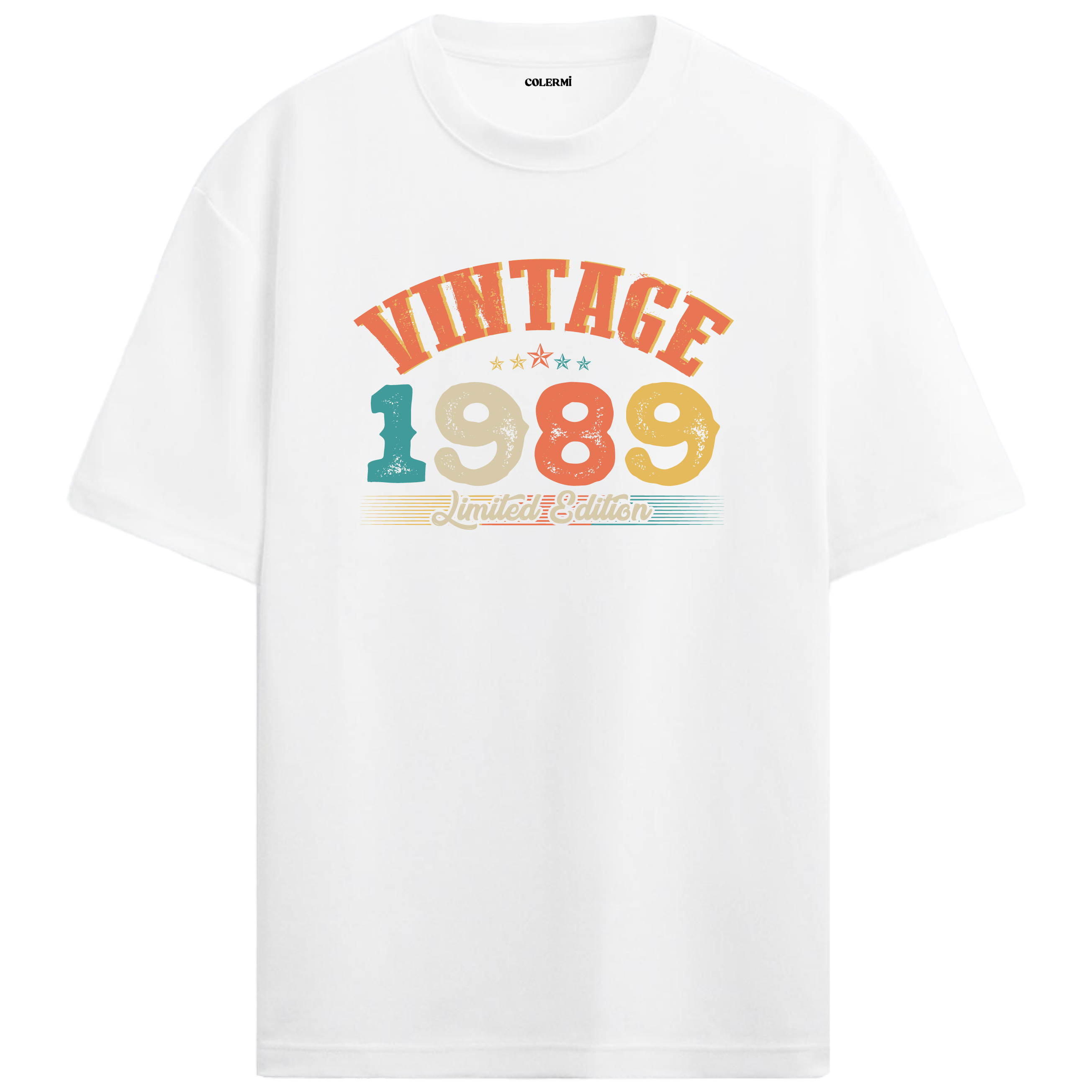 1989 Vintage Echo beyaz oversize tişört, konforlu pamuk dokusuyla nostaljik bir doğum günü hediyesi olabilir.