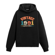 1991 yılına özel tasarlanmış siyah Vintage Hoodie Echo, retro yazı ve yıl baskılı modern hoodie modeli.