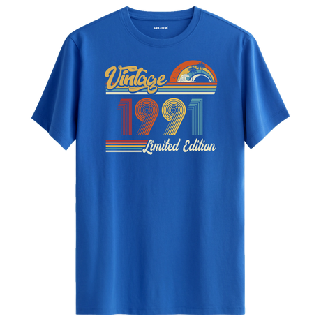 1991 Vintage mavi tişört, retro çizgileriyle farklı bir doğum günü hediyesi seçeneği sunar.