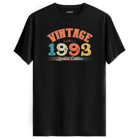 1993 Vintage Echo siyah tişört, premium pamuk kumaşıyla konforlu ve nostaljik bir doğum günü hediyesi sunar.