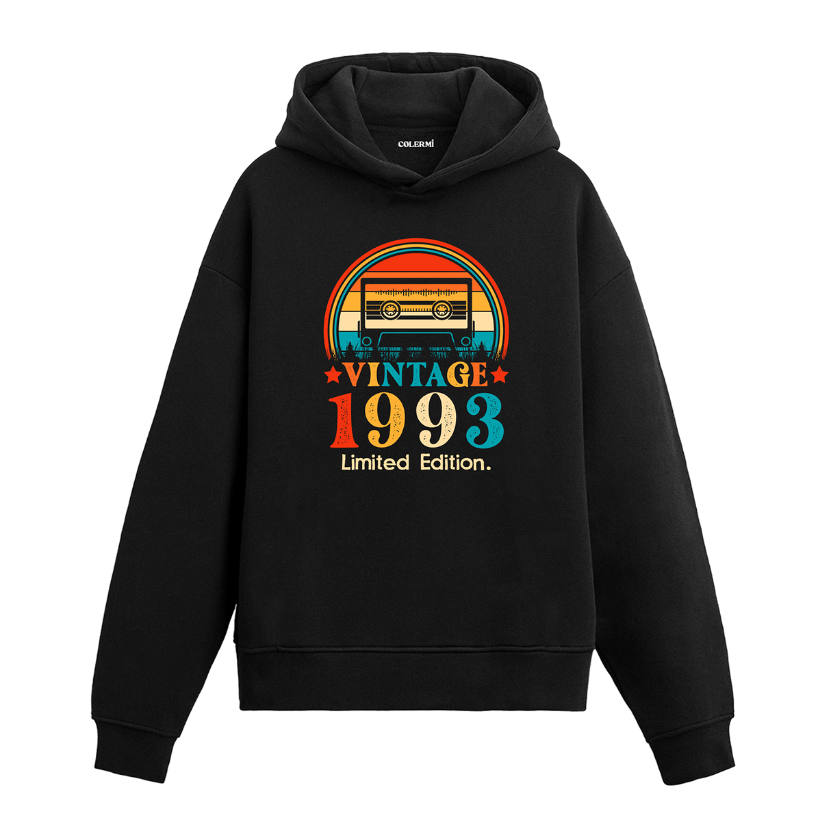 1993 Vintage Hoodie, kaset baskılı retro tasarımı ve pamuklu kumaşıyla rahat ve nostaljik bir stil sunuyor.