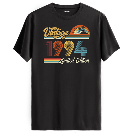1994 Vintage antrasit tişört, modern ve nostaljik tarzı birleştirerek özel bir doğum günü hediyesi olabilir.