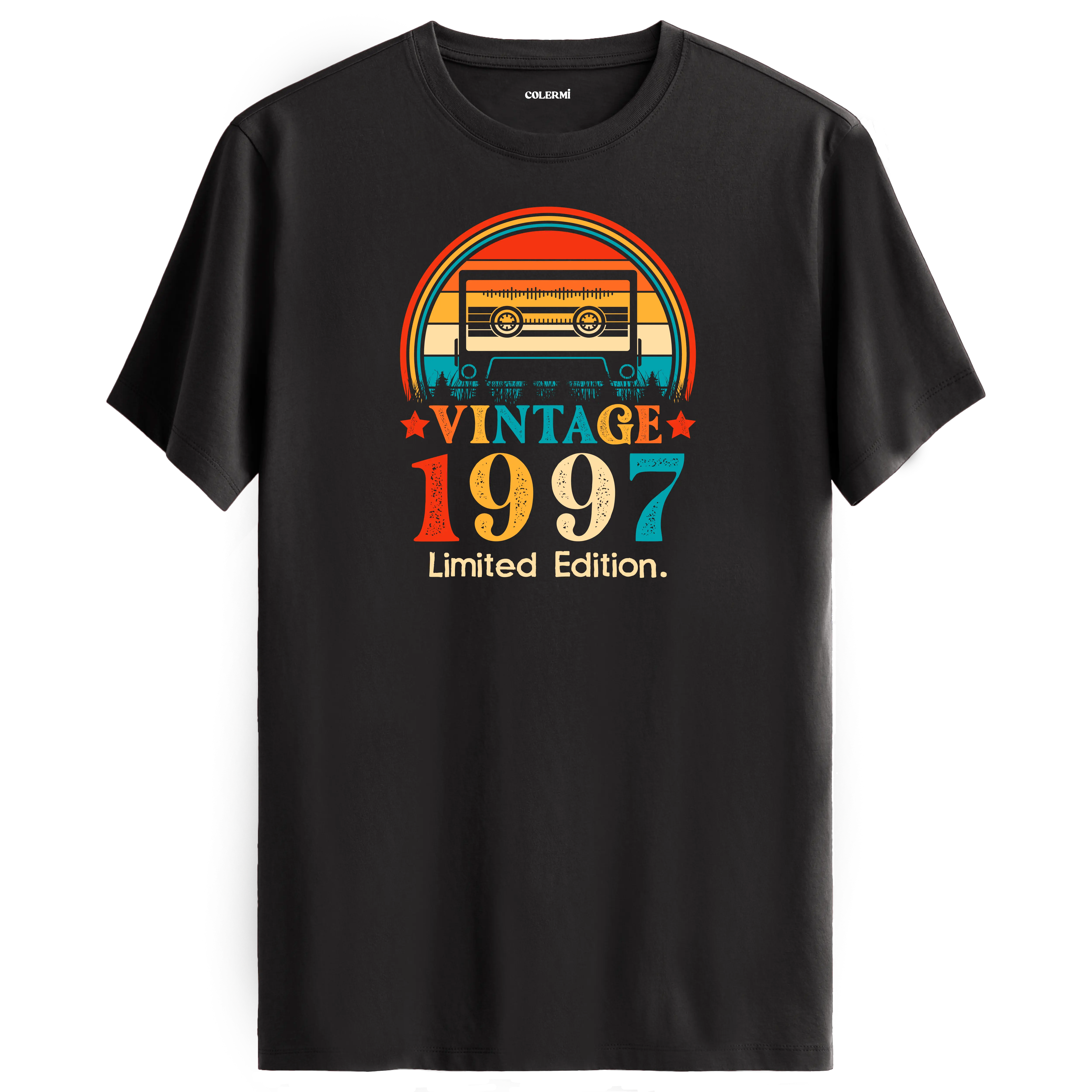 1997 mixtape vintage antrasit tişört, retro kaset baskısı ve nostaljik tasarımıyla şık bir tercih.
