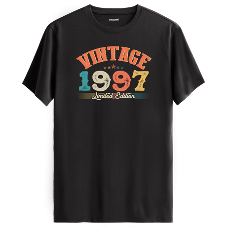 1997 Vintage Echo antrasit tişört, özgün baskısı ve premium pamuk kumaşıyla konforlu bir doğum günü hediyesi alternatifi sunar.
