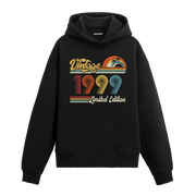 1999 doğum tarihli retro baskılı siyah vintage hoodie