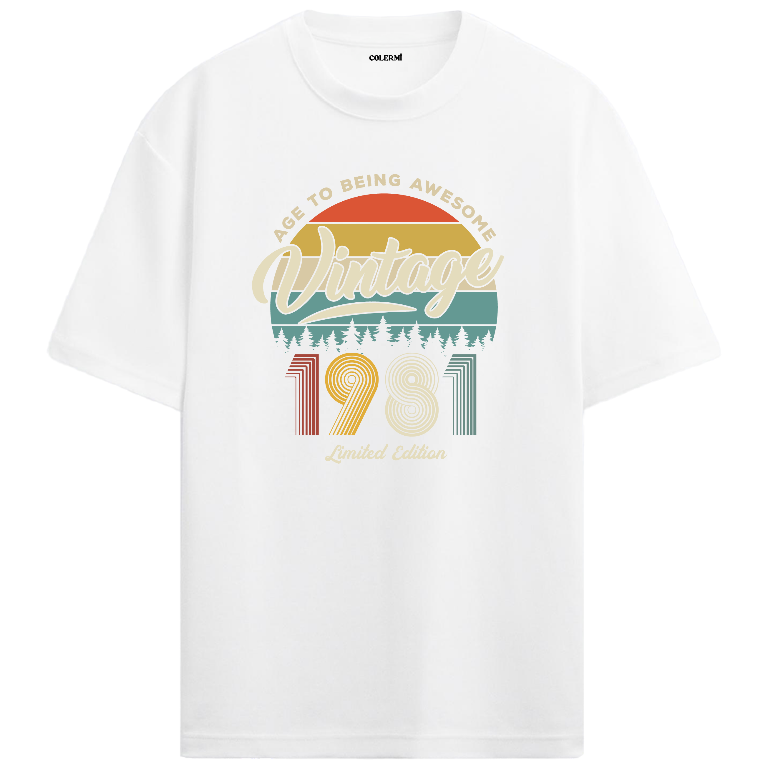 1981 Nostalgia Oversized T-Shirt - Retro Design with Sunset & Pine Tree Silhouette