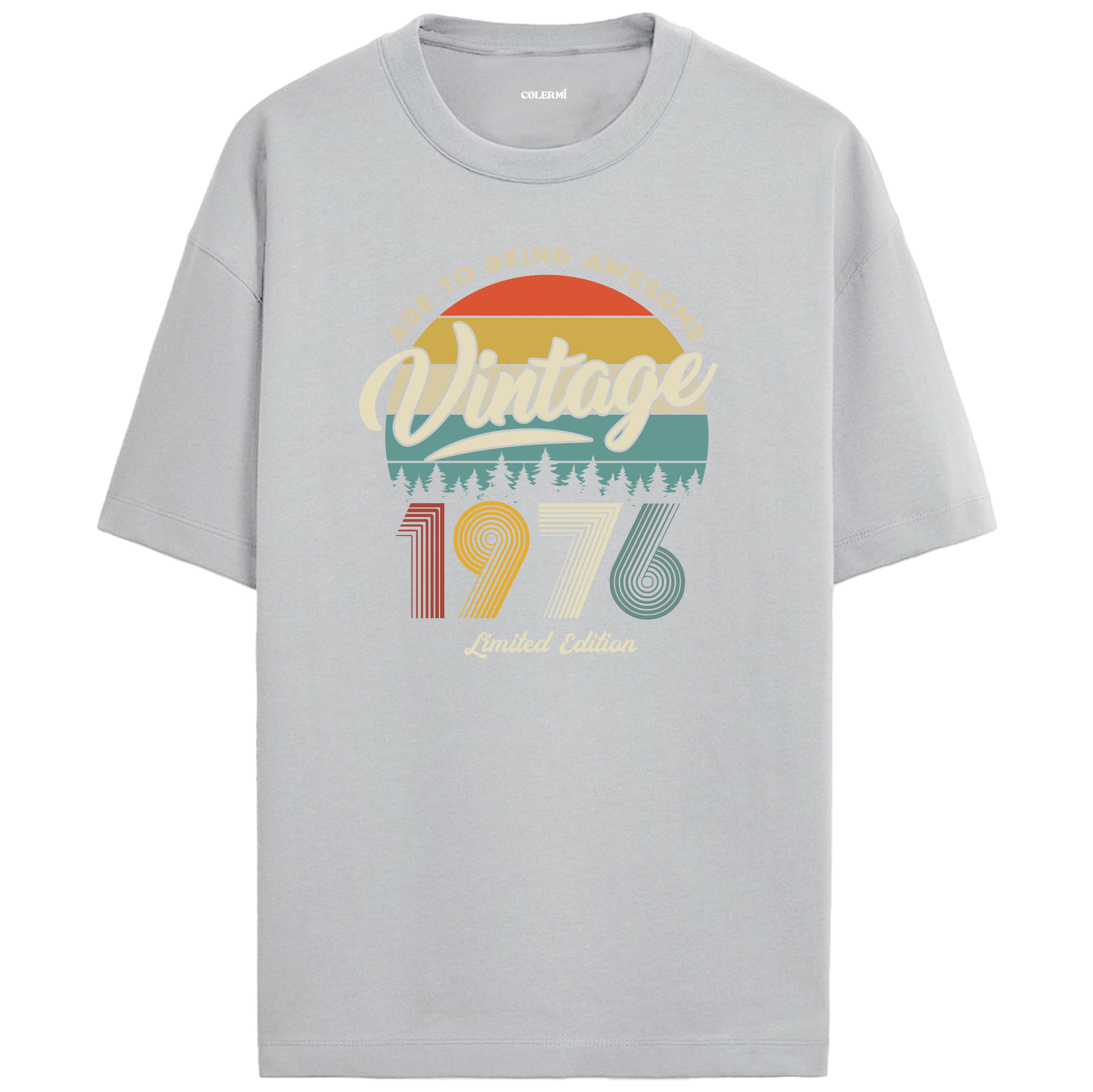 1976 Nostalgia Oversized T-Shirt - Retro Sunset & Nature Design