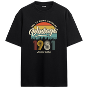 1981 Nostalgia Oversized T-Shirt - Retro Design with Sunset & Pine Tree Silhouette