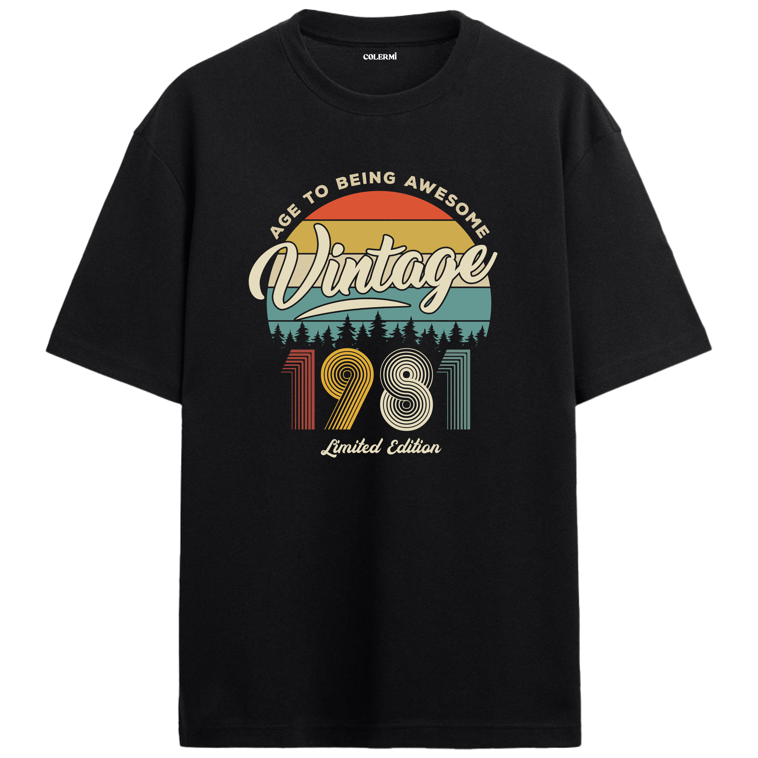 1981 Nostalgia Oversized T-Shirt - Retro Design with Sunset & Pine Tree Silhouette