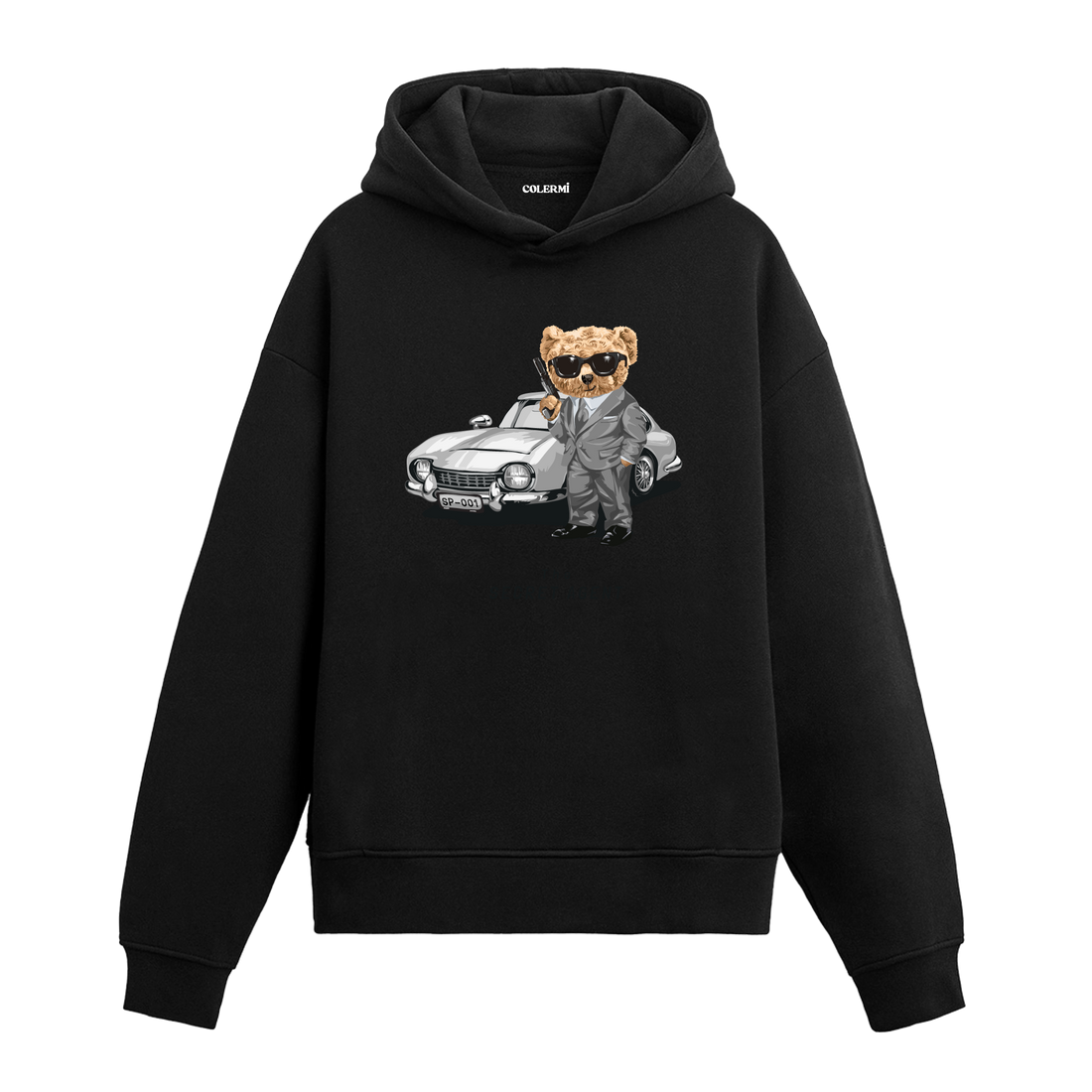 Klasik araba önünde elinde silah tutan takım elbiseli ayıcık baskılı hoodie tasarımı.