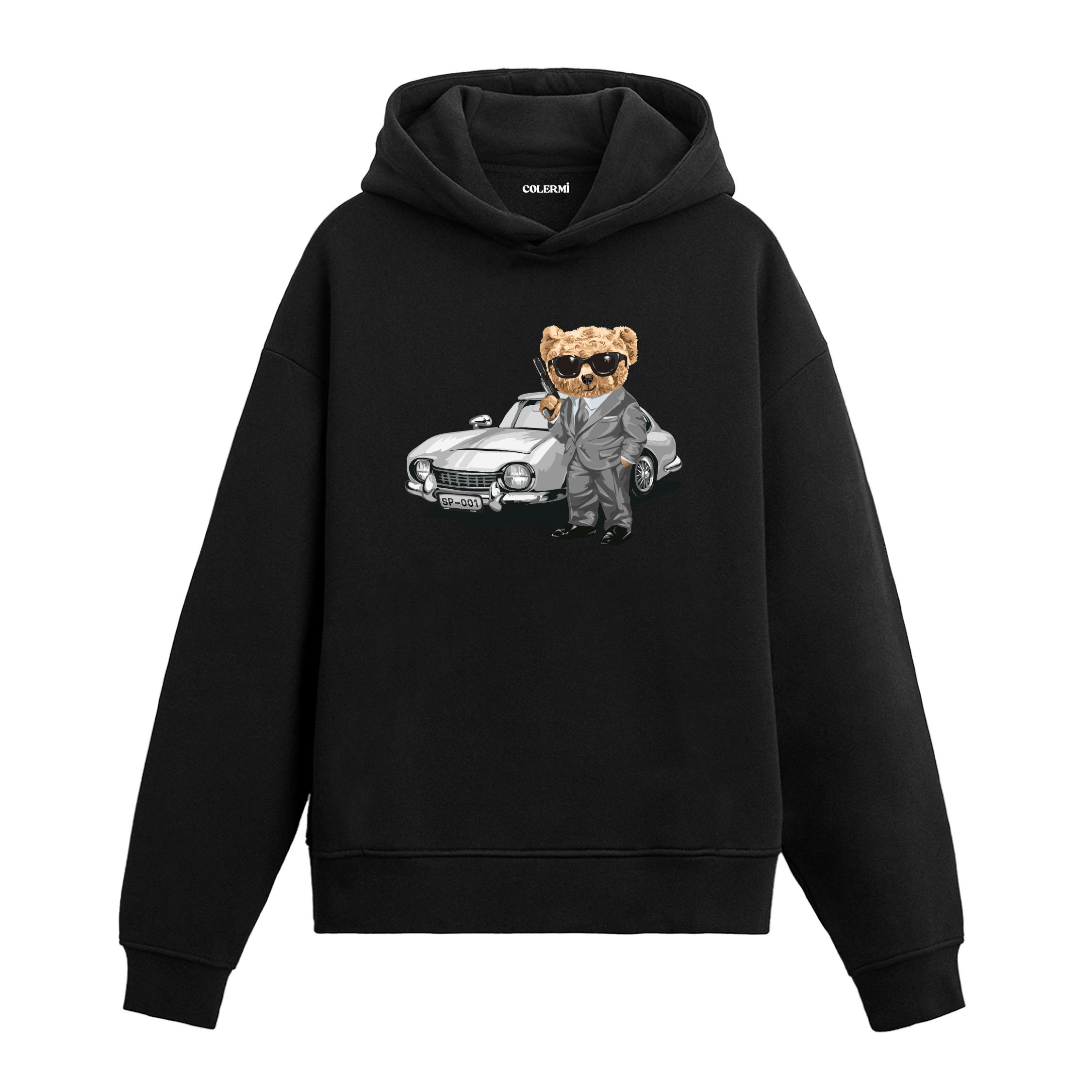 Klasik araba önünde elinde silah tutan takım elbiseli ayıcık baskılı hoodie tasarımı.
