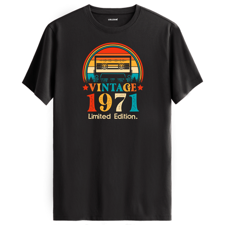 Antrasit vintage t-shirt, 70’lerin mixtape ruhunu hissettiren şık bir tasarım.