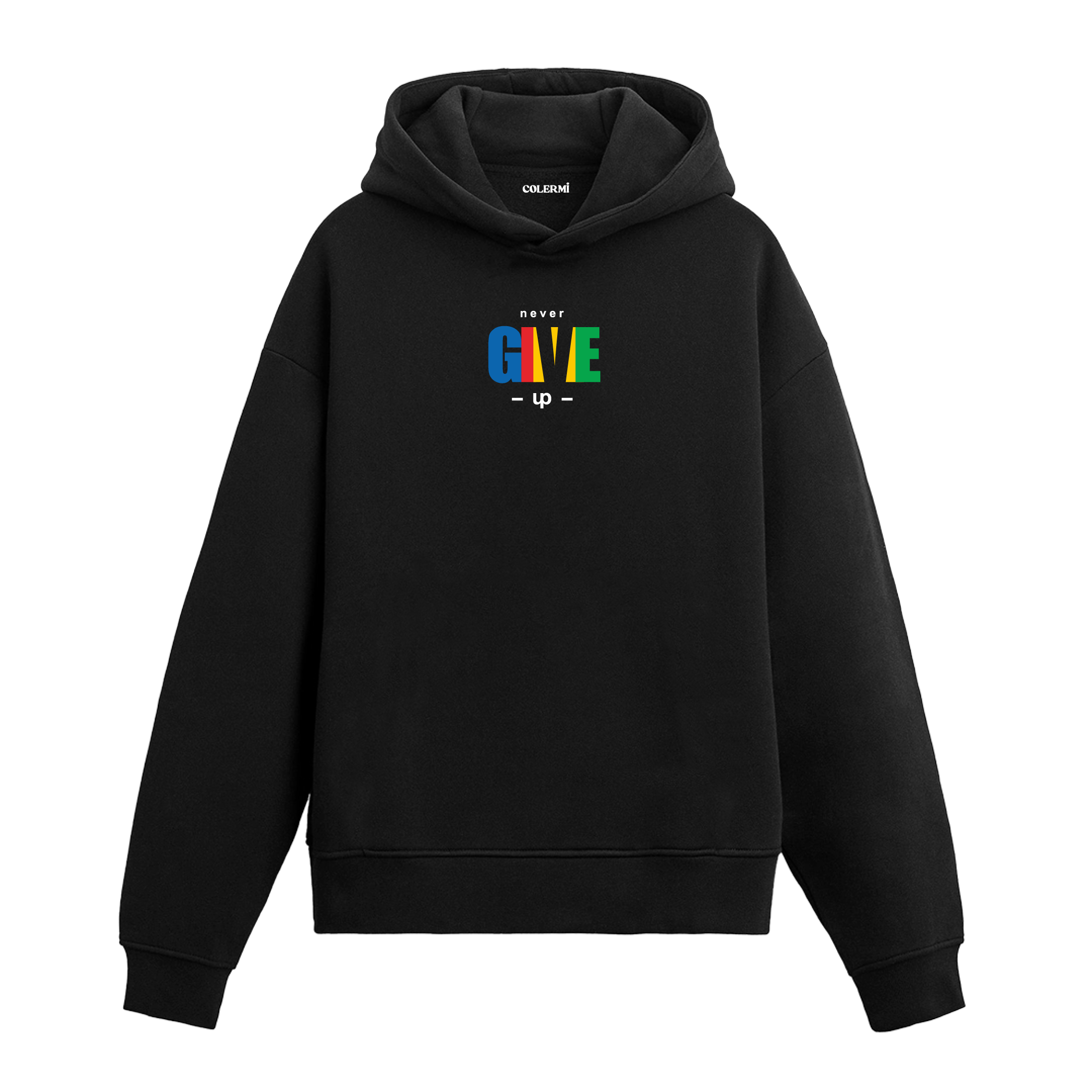 Siyah hoodie üzerinde Asla Vazgeçme yazılı baskı