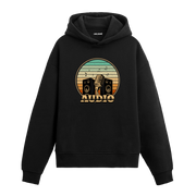 Audio yazılı siyah hoodie – mikrofon ve hoparlör figürlü retro müzik temalı tasarım