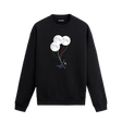 Üç ay balonuyla gökyüzüne süzülen astronotun yer aldığı yaratıcı sweatshirt tasarımı