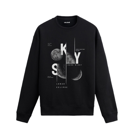 Ay evreleri ve tipografiyle tasarlanmış Lunar Eclipse temalı Colermi sweatshirt