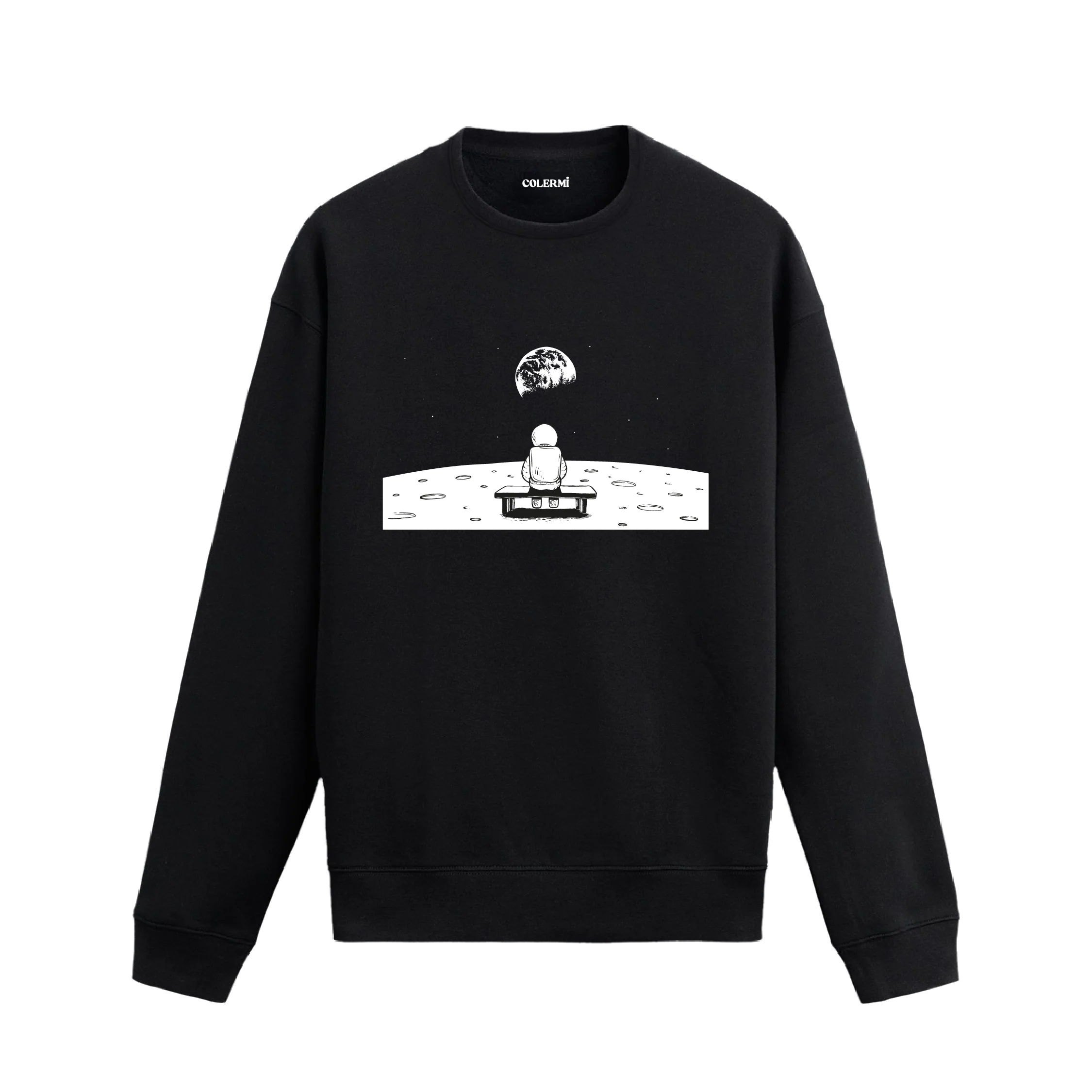Ay yüzeyinde oturan bir astronotun Dünya’ya baktığı uzay temalı Colermi sweatshirt tasarımı.