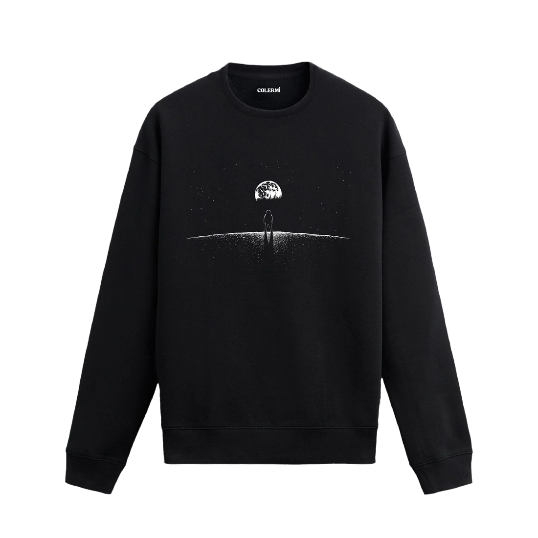 Ay yüzeyinde yalnız bir astronotun Dünya’yı izlediği uzay temalı siyah sweatshirt tasarımı.