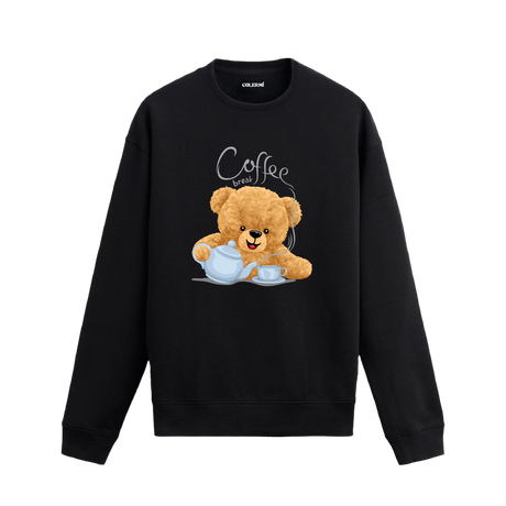 Coffee Break Ayıcık Baskılı Sweatshirt, kahve temalı tasarımı ve %100 pamuklu kumaşı ile rahat ve şık bir stil sunuyor.