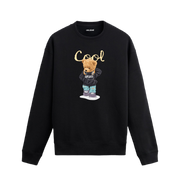 Cool Style Ayıcık Baskılı Sweatshirt, sokak modası temalı tasarımı ve %100 pamuklu kumaşı ile rahat ve şık bir kullanım sunuyor.