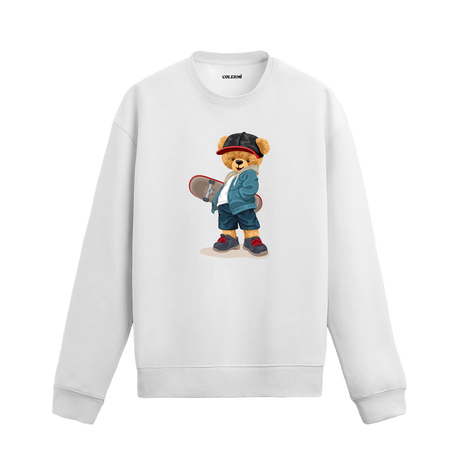 Street Skater Bear Ayıcık Baskılı Sweatshirt, kaykay temalı tasarımı ve %100 pamuklu kumaşı ile enerjik ve özgün bir stil sunuyor.