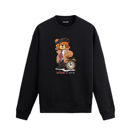 Time Keeper Ayıcık Baskılı Sweatshirt, saat temalı tasarımı ve %100 pamuklu kumaşı ile rahat ve özgün bir görünüm sunuyor.