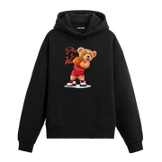 Basketbol topu tutan, kırmızı forma giymiş ayıcık figürlü hoodie tasarımı.