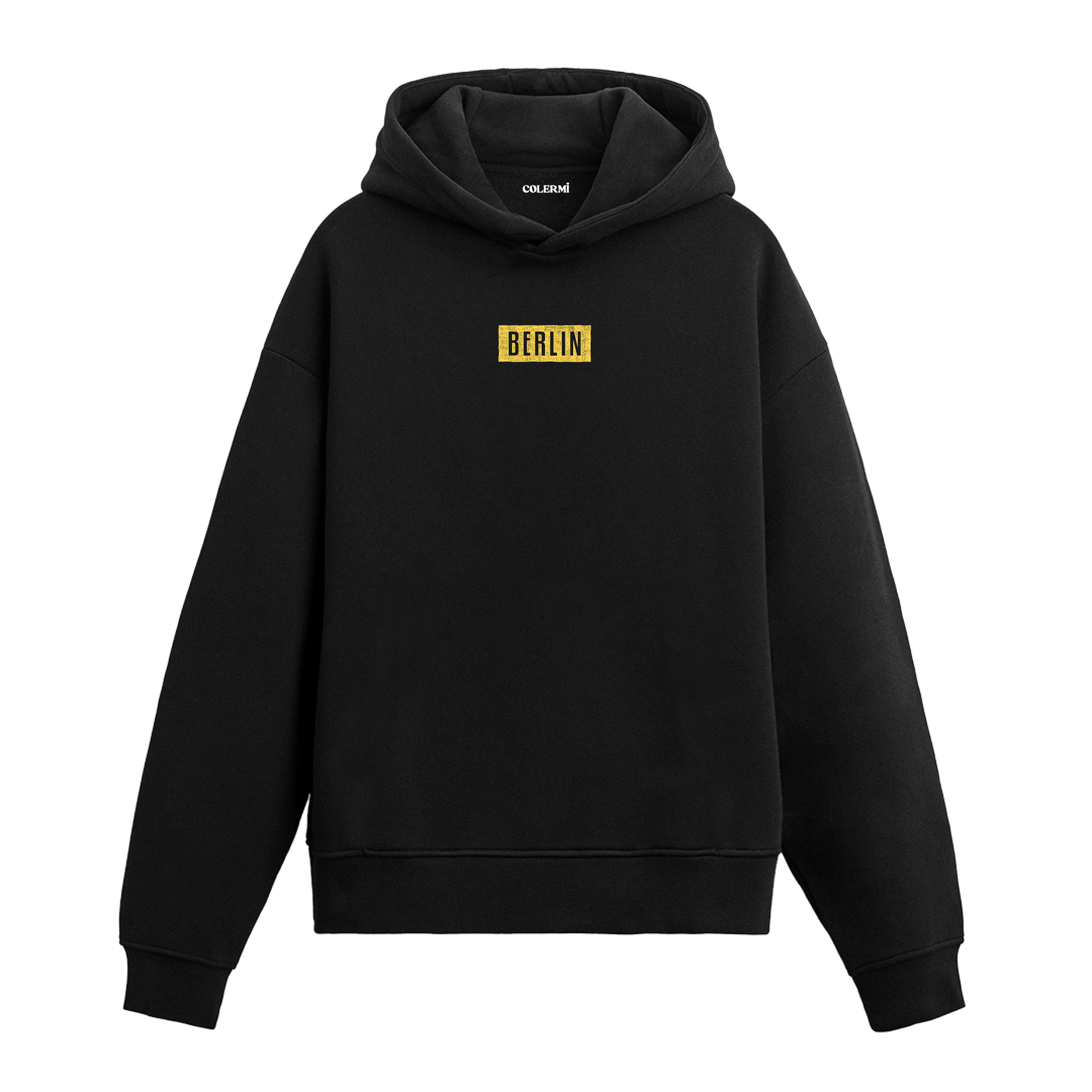 Siyah hoodie üzerinde Berlin yazılı tipografik baskı