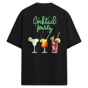 Cocktail Party yazılı, üç kokteyl figürlü sırt baskılı oversize tişört tasarımı